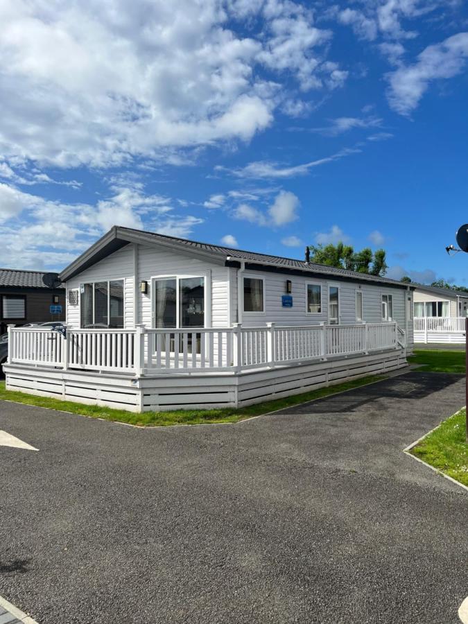 Lodge Caravan On Holiday Park Τσίτσεστερ Εξωτερικό φωτογραφία