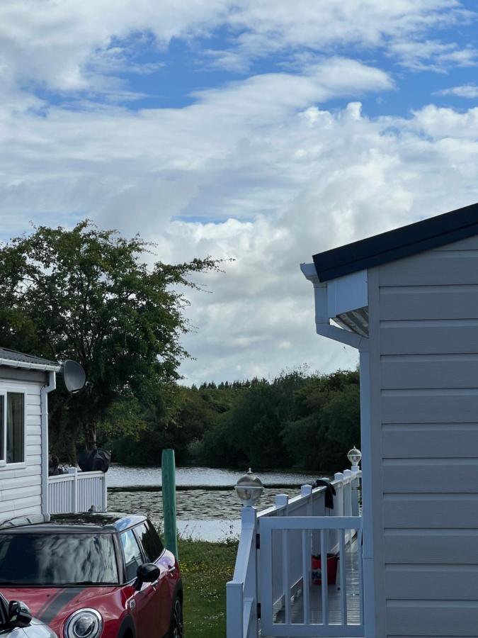 Lodge Caravan On Holiday Park Τσίτσεστερ Εξωτερικό φωτογραφία