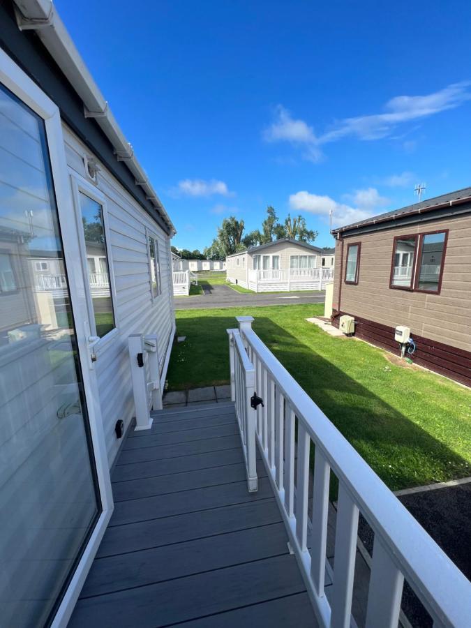 Lodge Caravan On Holiday Park Τσίτσεστερ Εξωτερικό φωτογραφία